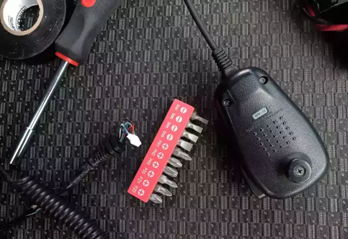 Remplacement du fil PTT pour Yaesu MH-48